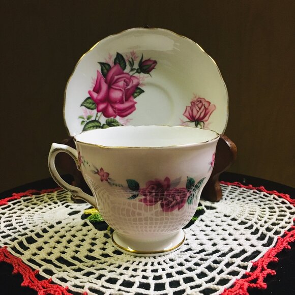Colclough Pink Rose English Bone China Teacup & Saucer Set - Picture 3 of 11